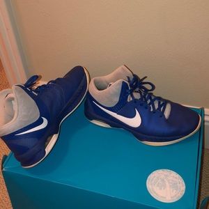 Basketball shoes. Only worn a few times